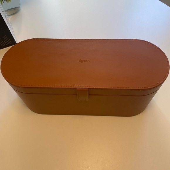 SOLD Dyson airwrap - Picture 6 of 6